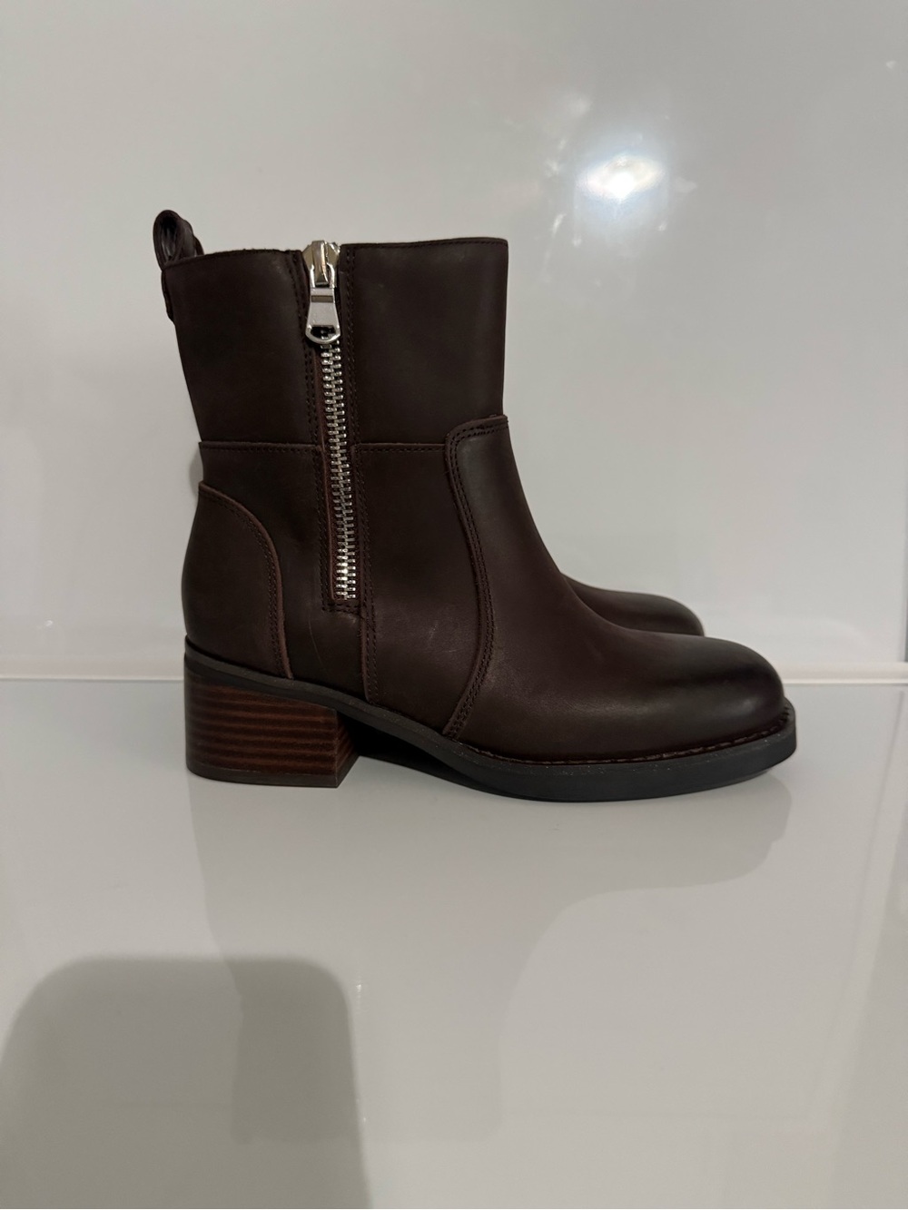 Blondo Dark Brown Leather Side-Zip waterproof Ankle Booties size 8